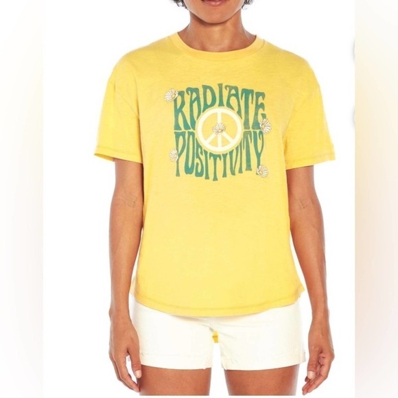Wildfox Statement Graphic Tee Shirt Mellow Yellow XXL Radiate Positivity Peace - Picture 2 of 7
